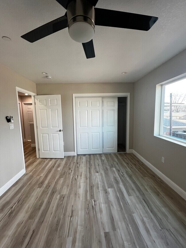 Building Photo - 436 E Center St