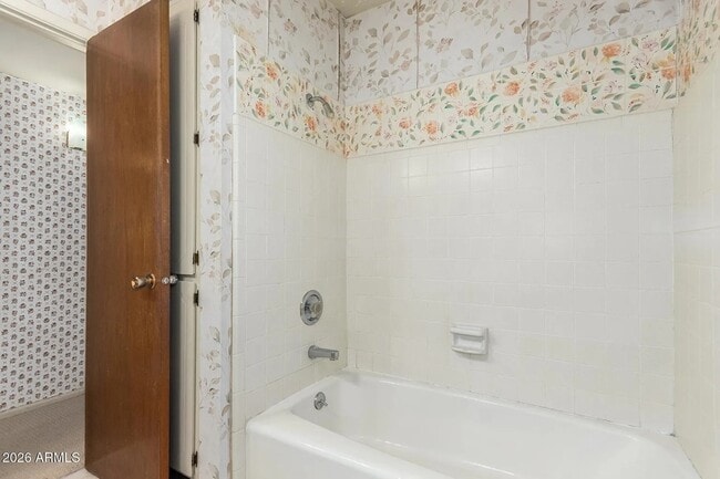 Building Photo - 650 E Malibu Dr