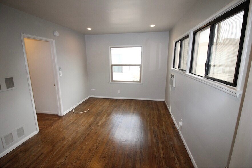 Building Photo - 5055 Laurel Canyon Blvd