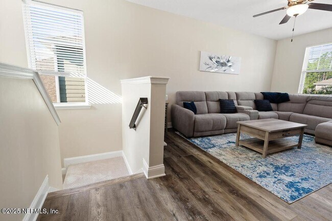 Building Photo - 350 Brambly Vine Dr