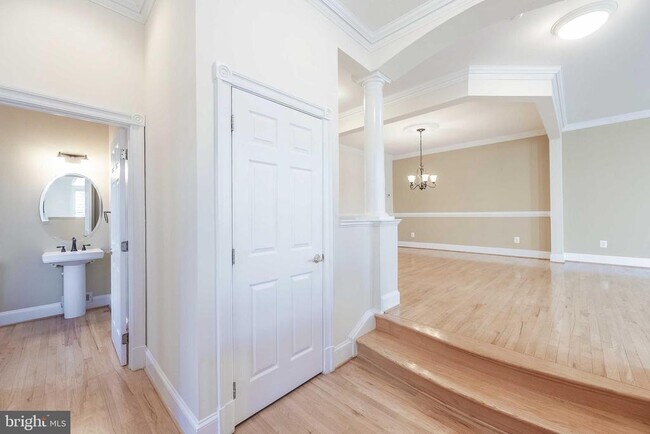 Building Photo - 2303 Sawtooth Oak Ct