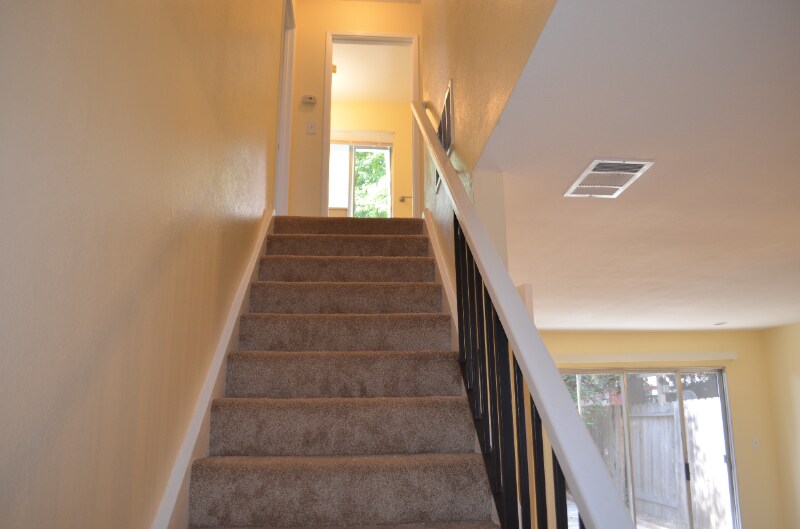 Building Photo - 759 Valley Green Dr
