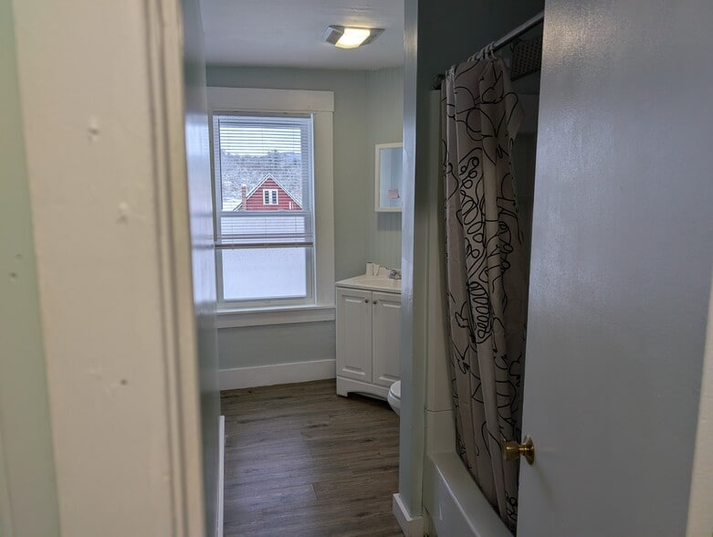 Building Photo - 25 Bunker Hill St