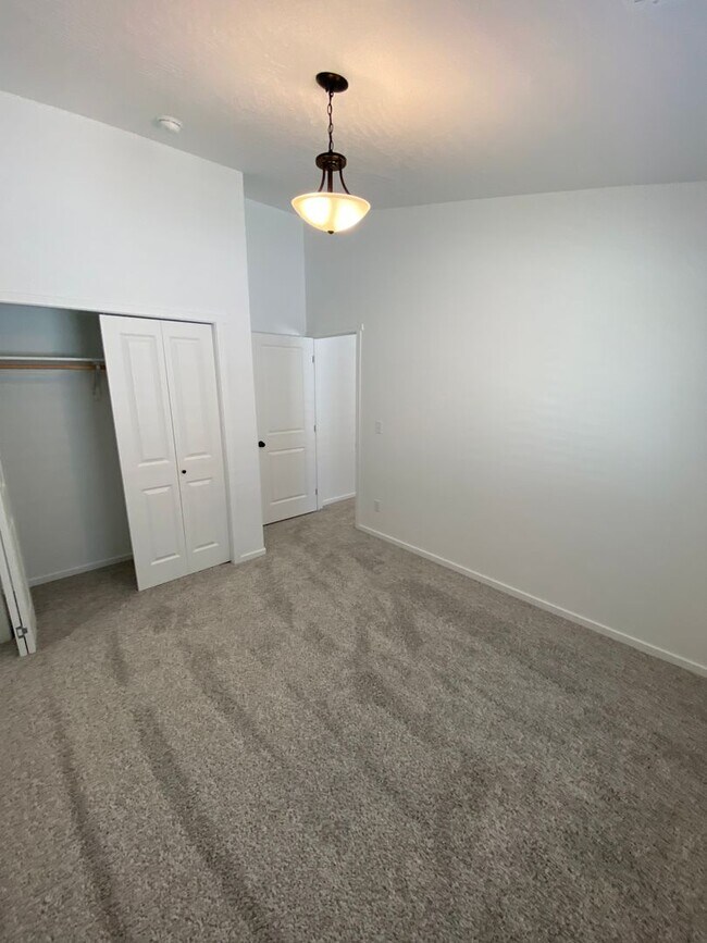 Building Photo - New Construction 3 Bed, 2 Bath House in Sp...