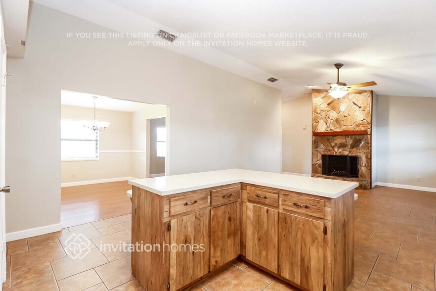 Building Photo - 2301 Beechwood Ct