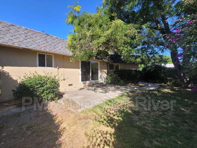 Building Photo - 977 Briarcrest Way