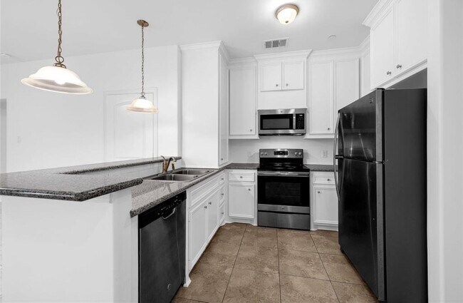 Building Photo - 6122 W Mt Houston Rd