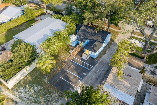 Building Photo - 2545 Emerson Ave S