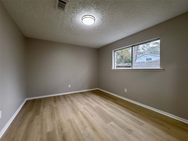 Building Photo - 22822 Canyon Lake Dr