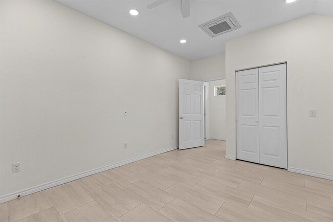 Building Photo - 8406 Lofty Ln