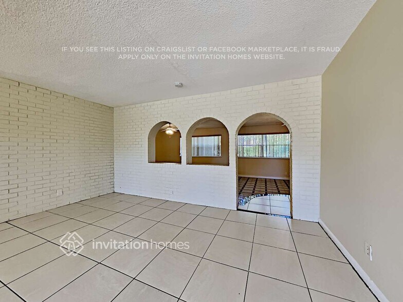 Building Photo - 4725 NW 2nd Ct