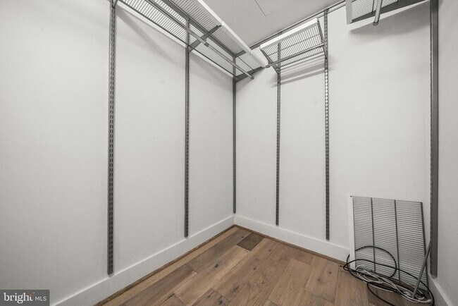 Building Photo - 1300 4th St SE