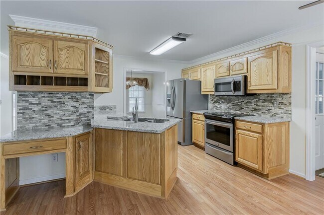 Building Photo - 2232 Woodbriar Dr