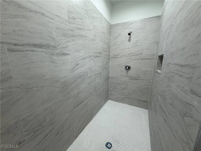 Building Photo - 4629 Laura Ave N