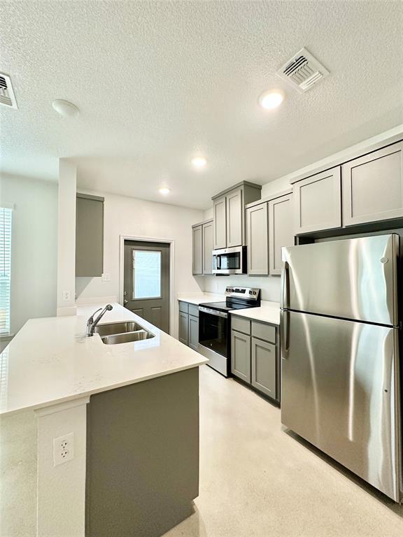 Building Photo - 2321 Ocean Ave