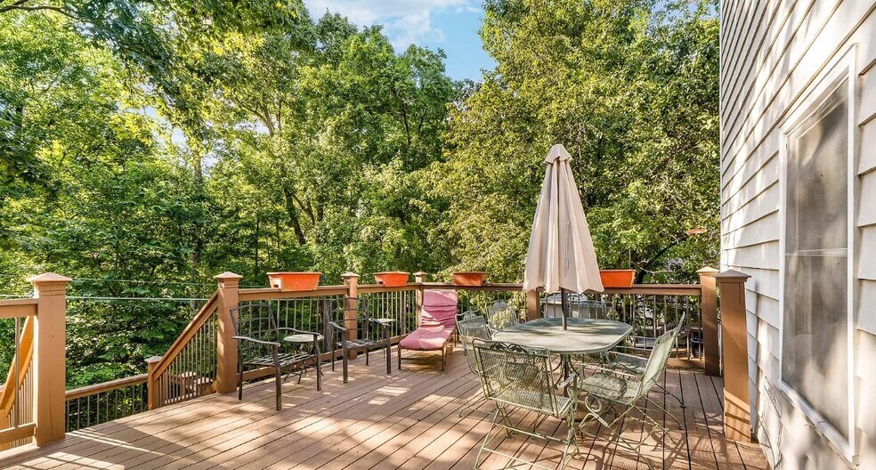 Deck - 552 Blue Rock Dr