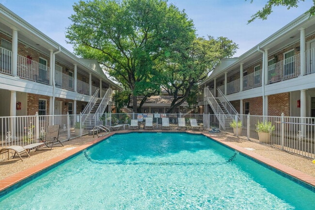 Building Photo - 1240 Barton Hills Dr