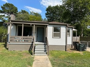 Building Photo - 603 Brunson Ave