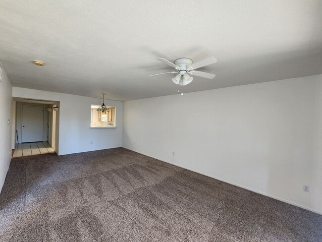 Building Photo - Beautiful 2 Bedroom, 2 Bath Condo in Summerlin