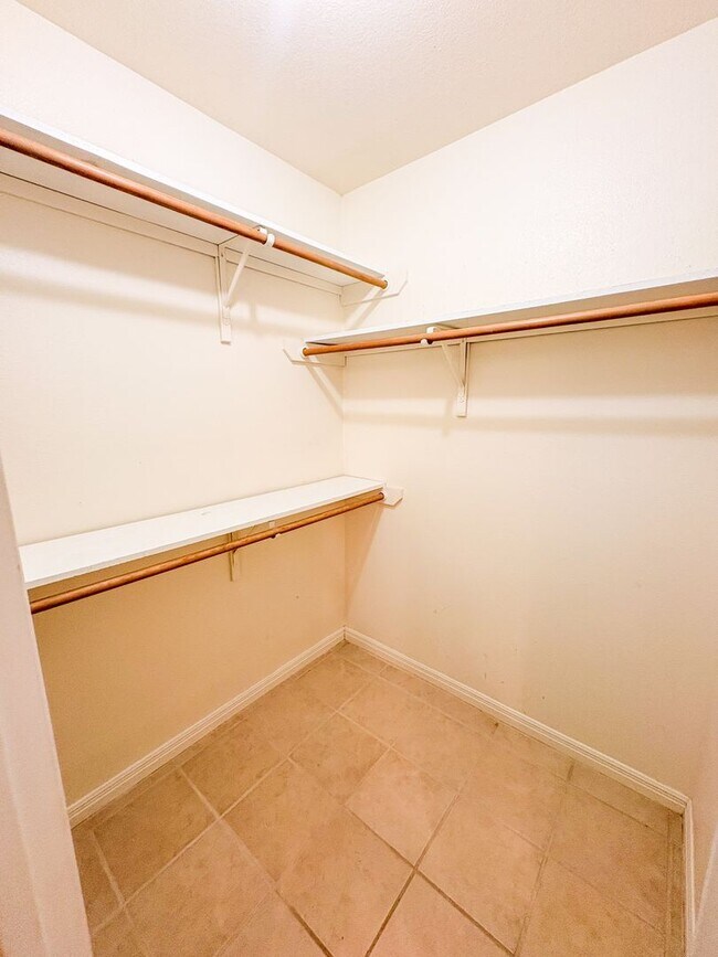 Building Photo - 1221 Walden St