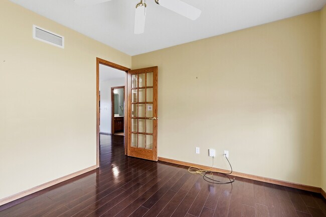 Building Photo - 2052 Ashford Rd