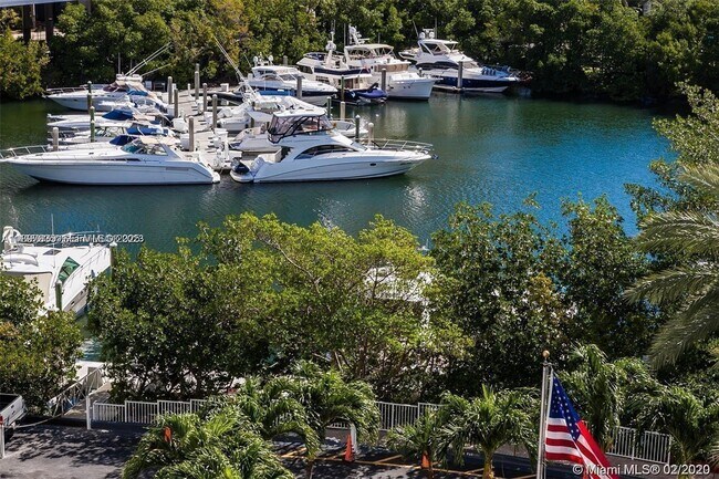 Building Photo - 19101 NE 36th Pl