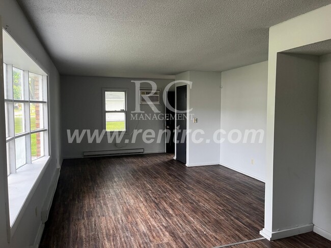 Building Photo - 206-A California-