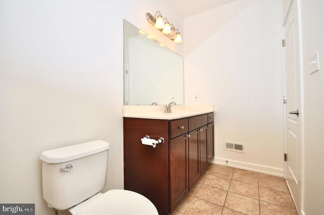 Building Photo - 137B Equestrian Row