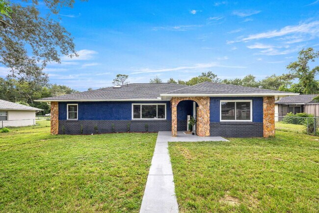 Building Photo - 5 Bahia Court Trce