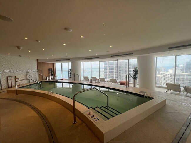 Building Photo - 300 Biscayne Blvd Way