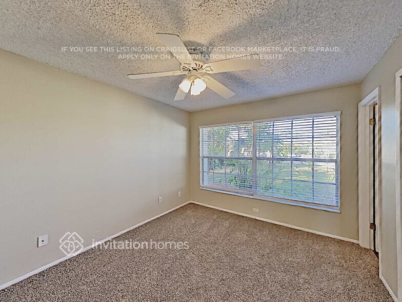 Building Photo - 1567 Naples Cir
