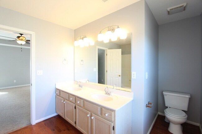 Building Photo - Helena Beauty!!  3BR 2.5BA - You will LOVE IT!!
