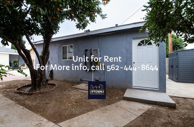 Building Photo - House - 2 Bedrooms / 1 Bathroom / Whittier