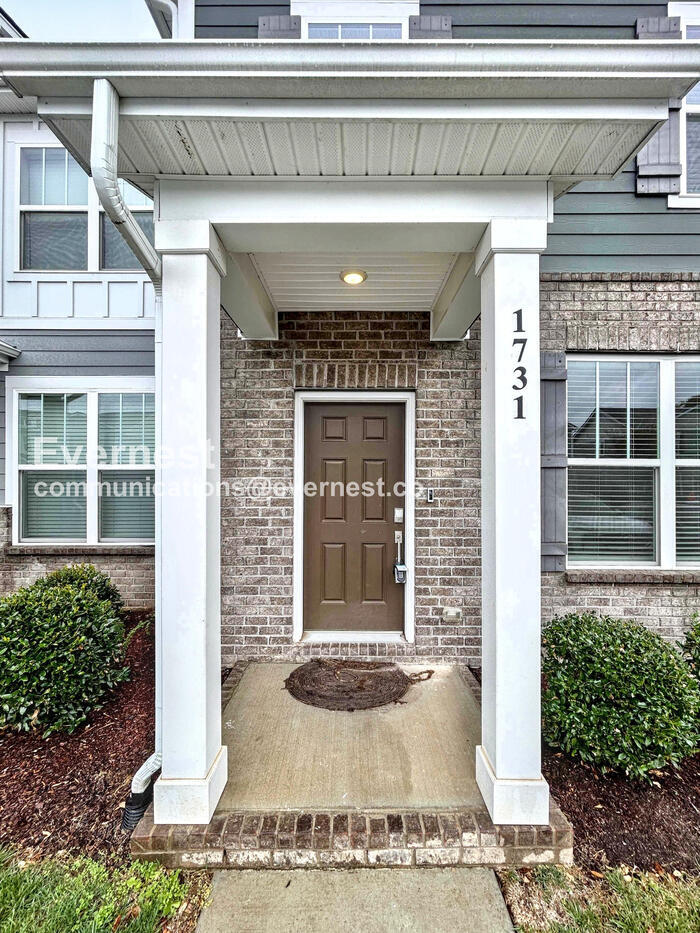 Building Photo - 1731 Frodo Wy