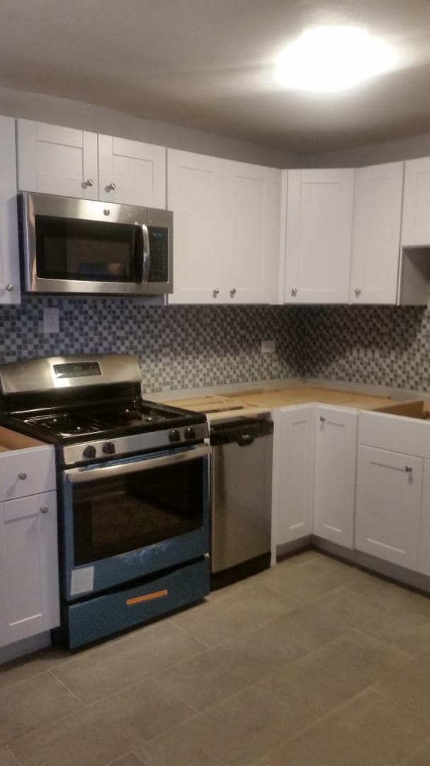 Building Photo - 2405 W Balmoral Ave