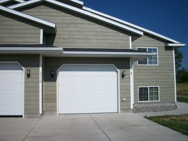 Primary Photo - 4 Bedroom, 3 Bathroom Spacious Duplex
