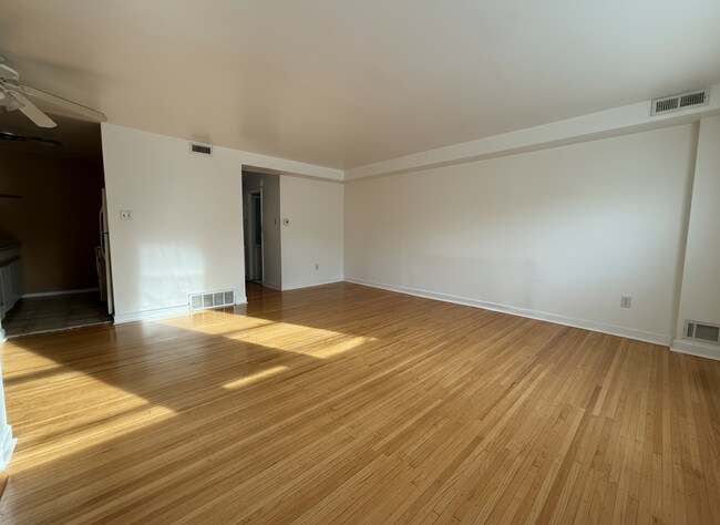 Building Photo - 6901 Valley Ave