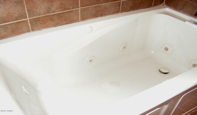 Building Photo - 6725 W Brown St