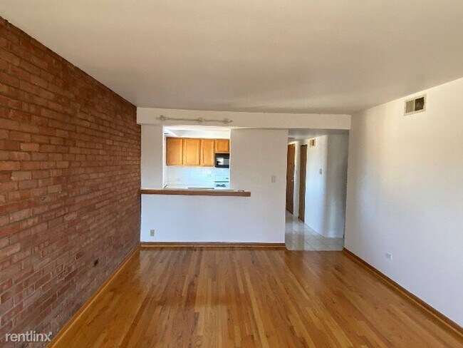 Building Photo - 2400 Dewes St