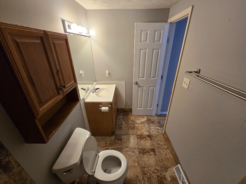 Building Photo - 26640 Lake of the Falls Blvd