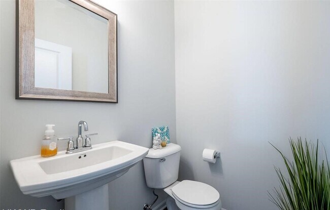 Half Bath - 2500 Normandy Rd