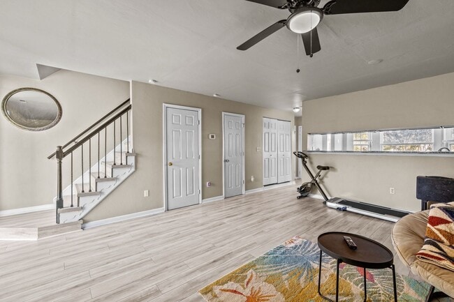 Building Photo - Charming and updated Virginia Beach townho...