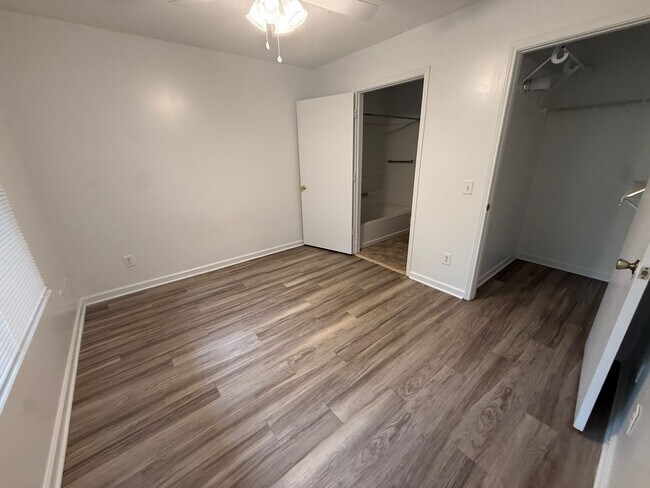 Building Photo - 1521 Graduate Ln