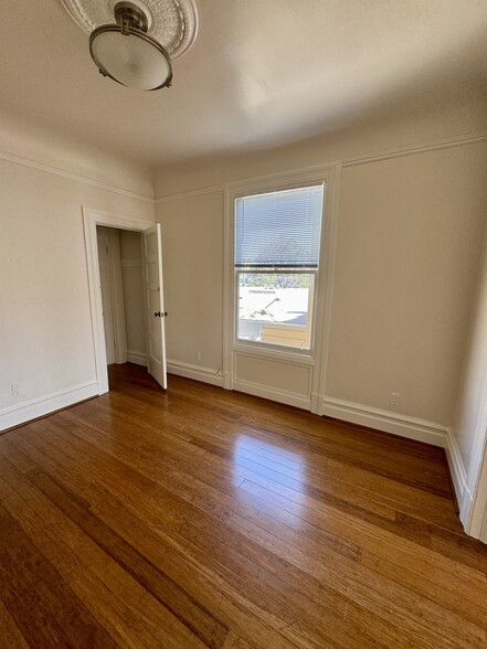Building Photo - 3154 26th St