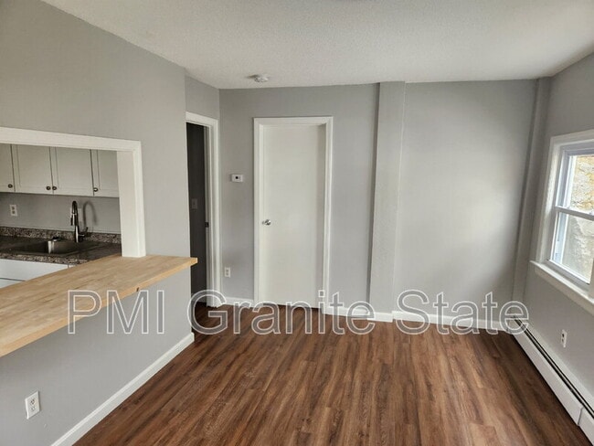 Building Photo - 8 Beacon St