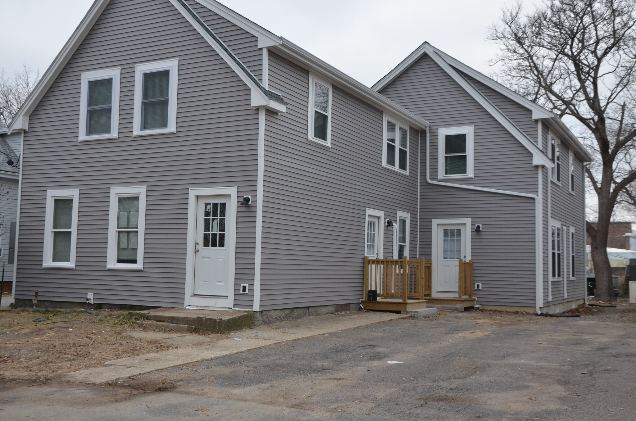 Building Photo - 63 Linden St