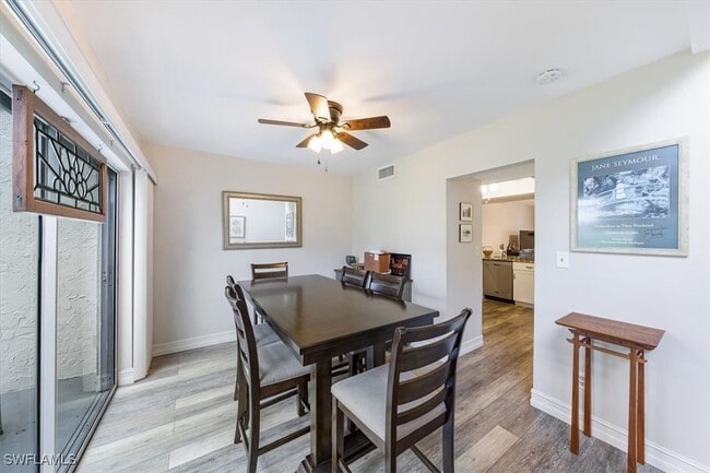 Building Photo - 402 Bristle Cone Ln