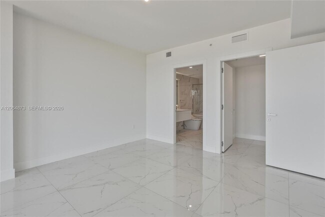 Building Photo - 1170 E Hallandale Beach Blvd