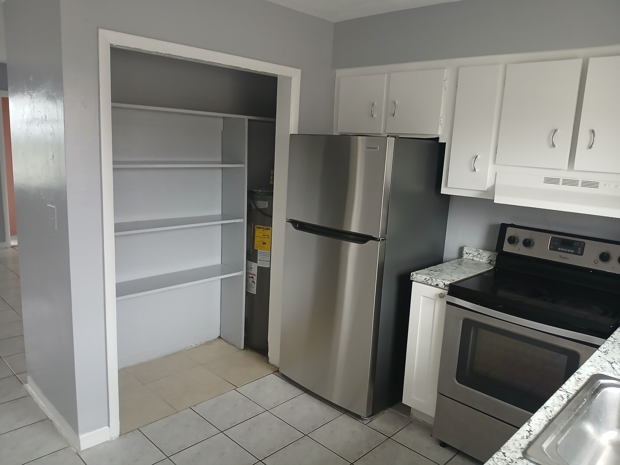 Building Photo - 7640 Pembroke Rd