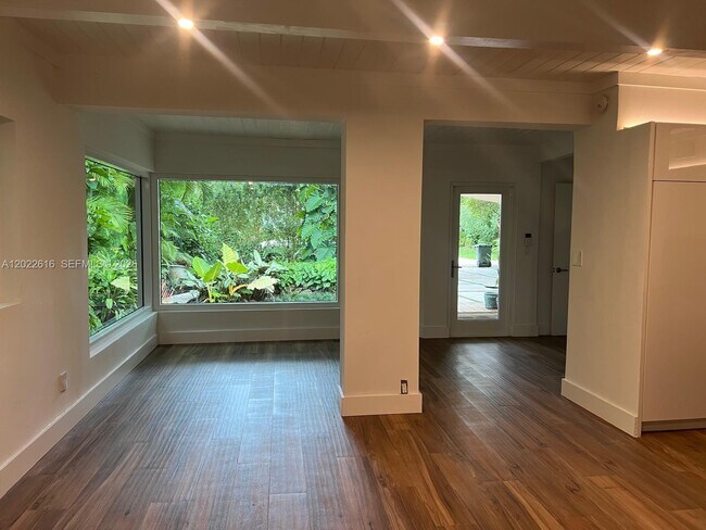 Building Photo - 6851 SW 77th Terrace